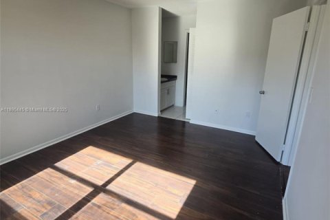 Condominio en venta en Miami, Florida, 3 dormitorios, 92.25 m2 № 1948212 - foto 15