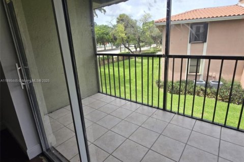 Condominio en venta en Miami, Florida, 3 dormitorios, 92.25 m2 № 1948212 - foto 3