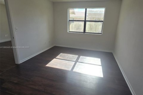 Condominio en venta en Miami, Florida, 3 dormitorios, 92.25 m2 № 1948212 - foto 13