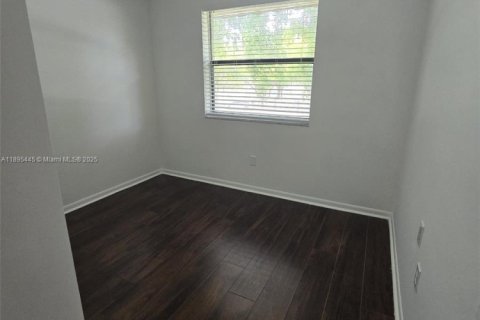 Condominio en venta en Miami, Florida, 3 dormitorios, 92.25 m2 № 1948212 - foto 26