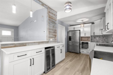 House in Sebring, Florida 3 bedrooms № 1950586 - photo 9