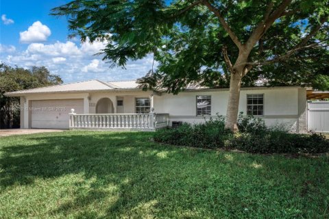 House in Sebring, Florida 3 bedrooms № 1950586 - photo 1