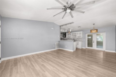 House in Sebring, Florida 3 bedrooms № 1950586 - photo 10