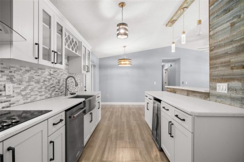 House in Sebring, Florida 3 bedrooms № 1950586 - photo 7