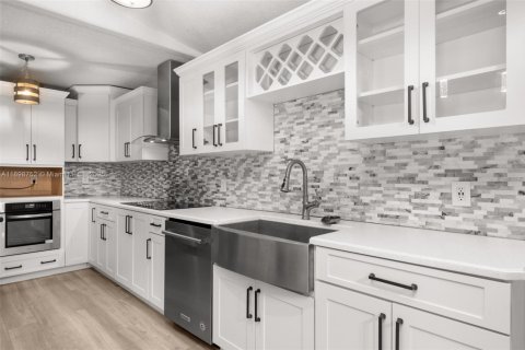 House in Sebring, Florida 3 bedrooms № 1950586 - photo 4