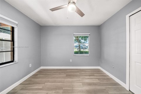 House in Sebring, Florida 3 bedrooms № 1950586 - photo 17