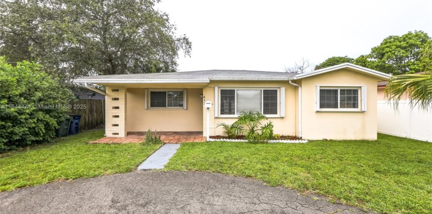 Casa en Hallandale Beach, Florida 2 dormitorios, 124.67 m2 № 1846105