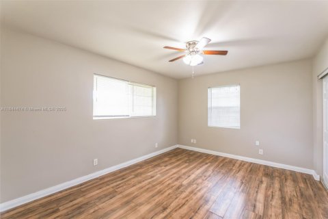 Casa en venta en Hallandale Beach, Florida, 2 dormitorios, 124.67 m2 № 1846105 - foto 14