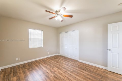 Casa en venta en Hallandale Beach, Florida, 2 dormitorios, 124.67 m2 № 1846105 - foto 5