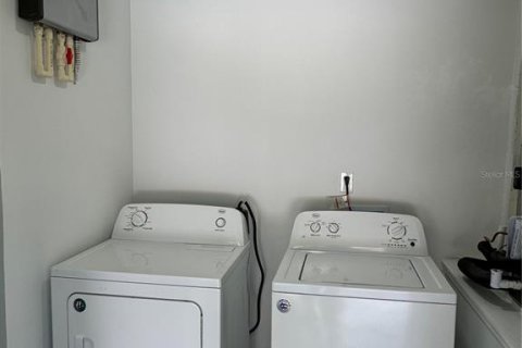 House in Kissimmee, Florida 3 bedrooms, 127.46 sq.m. № 1716644 - photo 20
