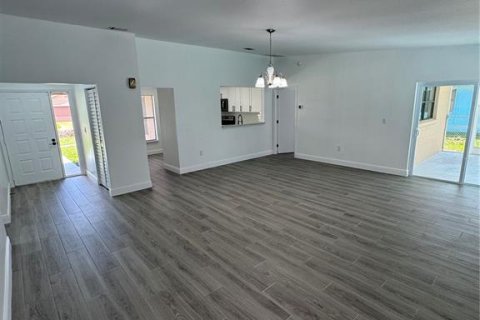 House in Kissimmee, Florida 3 bedrooms, 127.46 sq.m. № 1716644 - photo 4