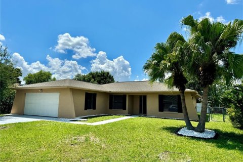 House in Kissimmee, Florida 3 bedrooms, 127.46 sq.m. № 1716644 - photo 1