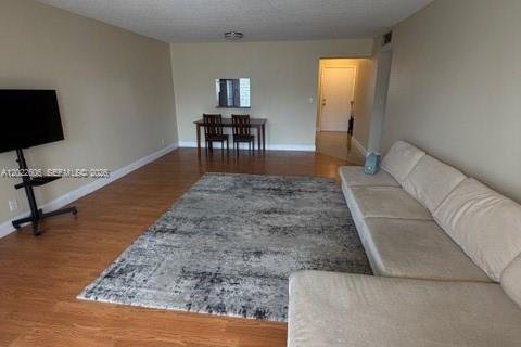 Condominio en venta en Hallandale Beach, Florida, 2 dormitorios, 101.45 m2 № 2243995 - foto 9