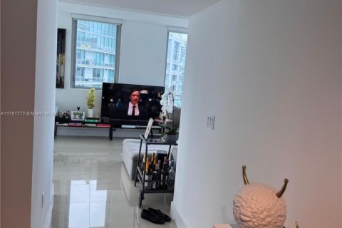 Condo in Miami, Florida, 2 bedrooms  № 1980616 - photo 18