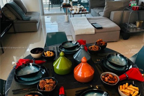 Condo in Miami, Florida, 2 bedrooms  № 1980616 - photo 8