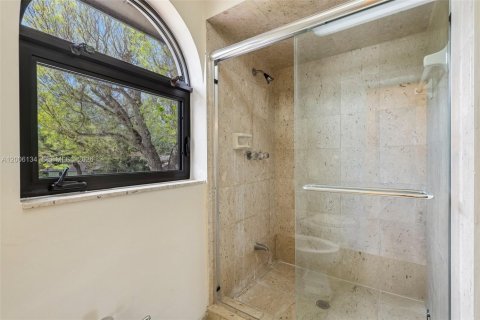 House in Palmetto Bay, Florida 4 bedrooms, 283.91 sq.m. № 2072508 - photo 20