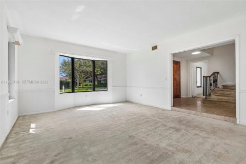 House in Palmetto Bay, Florida 4 bedrooms, 283.91 sq.m. № 2072508 - photo 4
