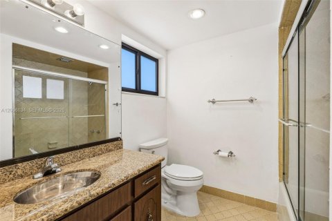 House in Palmetto Bay, Florida 4 bedrooms, 283.91 sq.m. № 2072508 - photo 24