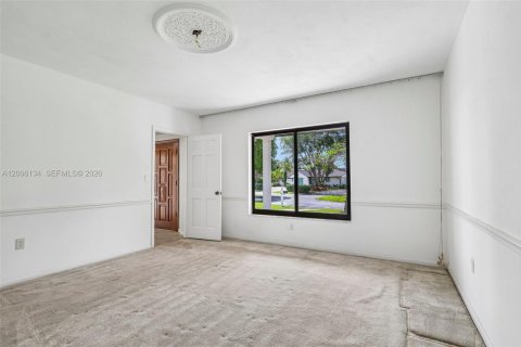 House in Palmetto Bay, Florida 4 bedrooms, 283.91 sq.m. № 2072508 - photo 11