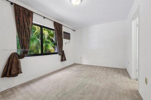 House in Palmetto Bay, Florida 4 bedrooms, 283.91 sq.m. № 2072508 - photo 14
