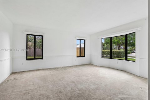 House in Palmetto Bay, Florida 4 bedrooms, 283.91 sq.m. № 2072508 - photo 5