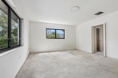 House in Palmetto Bay, Florida 4 bedrooms, 283.91 sq.m. № 2072508 - photo 17