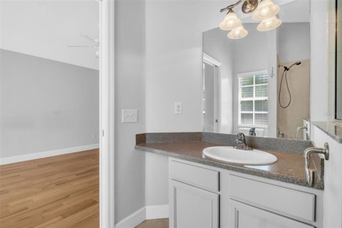 Townhouse in Saint Petersburg, Florida 3 bedrooms, 144.93 sq.m. № 2385944 - photo 28