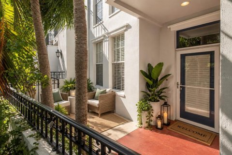Townhouse in Saint Petersburg, Florida 3 bedrooms, 144.93 sq.m. № 2385944