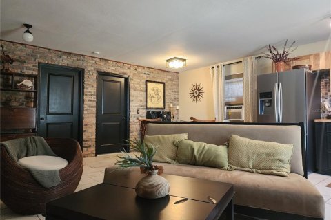 House in Plant City, Florida 3 bedrooms, 83.61 sq.m. № 1841789 - photo 6