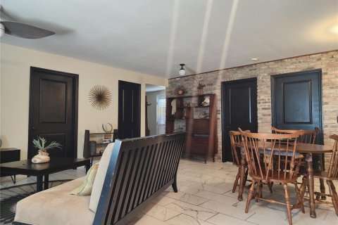 House in Plant City, Florida 3 bedrooms, 83.61 sq.m. № 1841789 - photo 9
