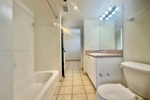 Apartment in Miami, Florida 1 bedroom, 65.22 sq.m. № 2083102 - photo 8