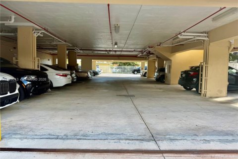 Apartment in Miami, Florida 1 bedroom, 65.22 sq.m. № 2083102 - photo 17