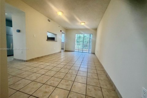 Apartment in Miami, Florida 1 bedroom, 65.22 sq.m. № 2083102 - photo 2