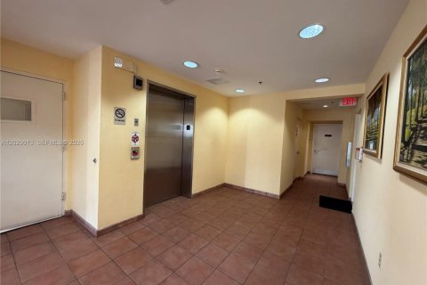Apartment in Miami, Florida 1 bedroom, 65.22 sq.m. № 2083102 - photo 12