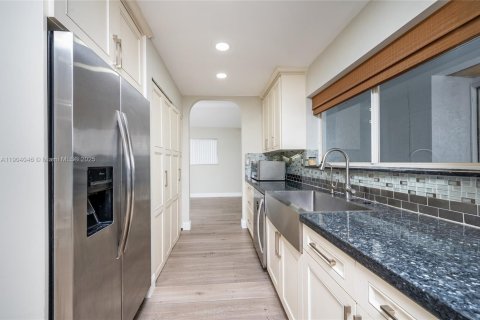 Villa ou maison à vendre à Miami, Floride: 3 chambres, 134.8 m2 № 1954917 - photo 12