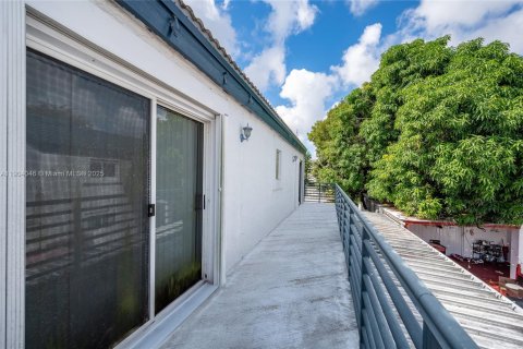 Villa ou maison à vendre à Miami, Floride: 3 chambres, 134.8 m2 № 1954917 - photo 9