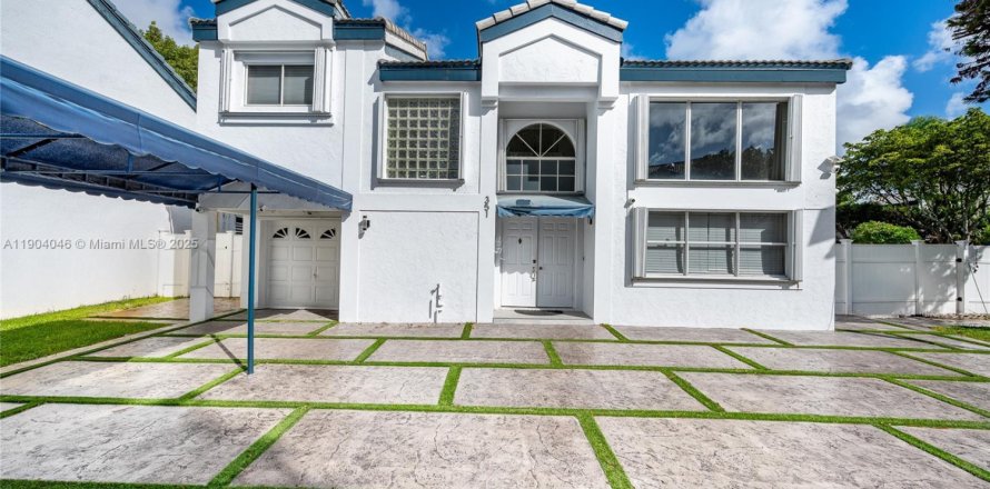 Villa ou maison à Miami, Floride 3 chambres, 134.8 m2 № 1954917