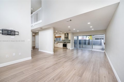 Villa ou maison à vendre à Miami, Floride: 3 chambres, 134.8 m2 № 1954917 - photo 22