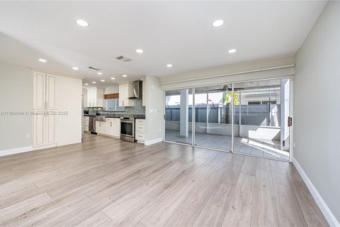 Villa ou maison à vendre à Miami, Floride: 3 chambres, 134.8 m2 № 1954917 - photo 18