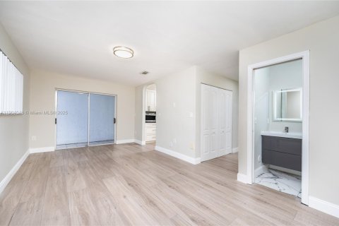 Villa ou maison à vendre à Miami, Floride: 3 chambres, 134.8 m2 № 1954917 - photo 20