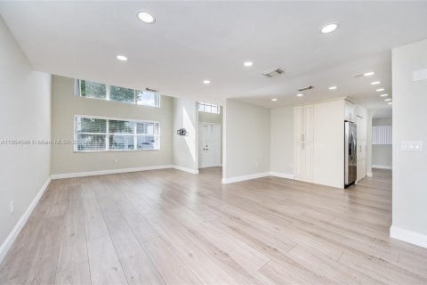 Villa ou maison à vendre à Miami, Floride: 3 chambres, 134.8 m2 № 1954917 - photo 17