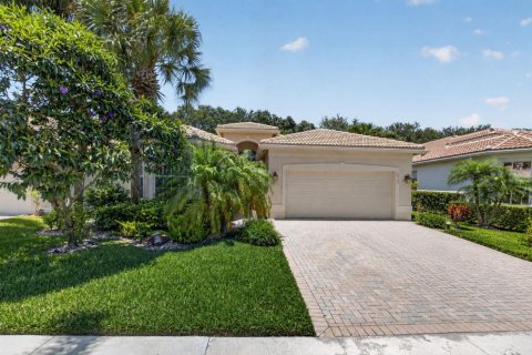 House in Delray Beach, Florida 4 bedrooms, 221.85 sq.m. № 2242036 - photo 2