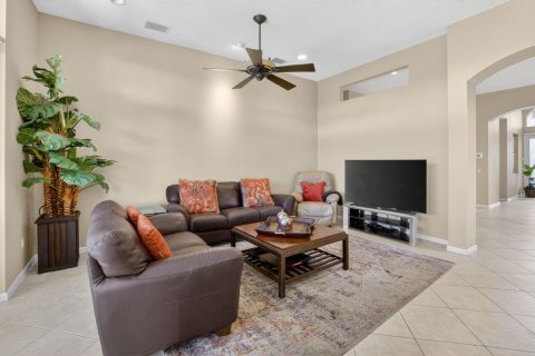 House in Delray Beach, Florida 4 bedrooms, 221.85 sq.m. № 2242036 - photo 15