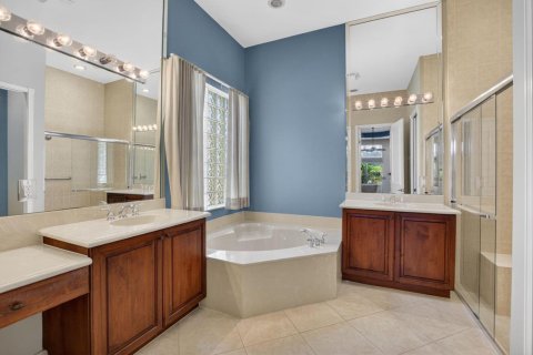 House in Delray Beach, Florida 4 bedrooms, 221.85 sq.m. № 2242036 - photo 28