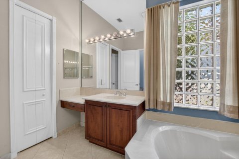 House in Delray Beach, Florida 4 bedrooms, 221.85 sq.m. № 2242036 - photo 30