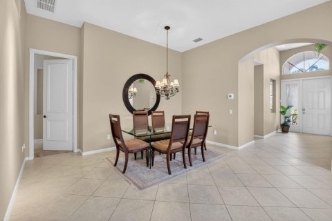 House in Delray Beach, Florida 4 bedrooms, 221.85 sq.m. № 2242036 - photo 7