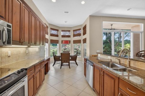 House in Delray Beach, Florida 4 bedrooms, 221.85 sq.m. № 2242036 - photo 20