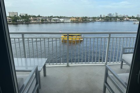 Condo in Fort Lauderdale, Florida, 2 bedrooms  № 2250717 - photo 10