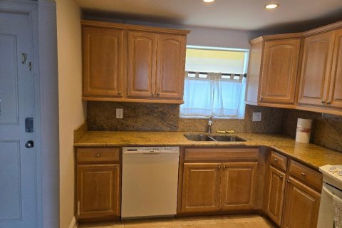 Condo in Fort Lauderdale, Florida, 2 bedrooms  № 2250717 - photo 8