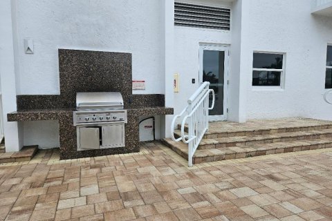 Condo in Fort Lauderdale, Florida, 2 bedrooms  № 2250717 - photo 13